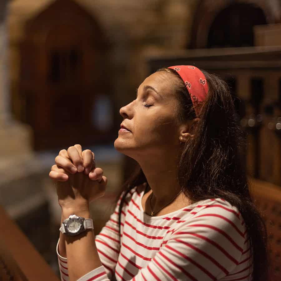 woman praying